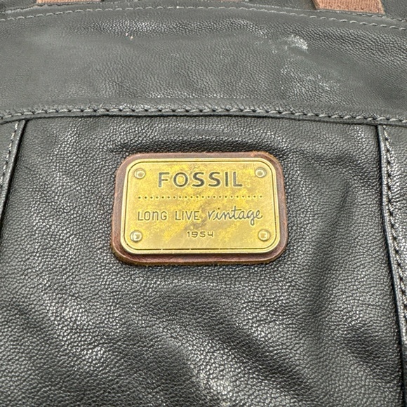 Fossil Vintage Black Leather Backpack with Brown Accents - Picture 6 of 14